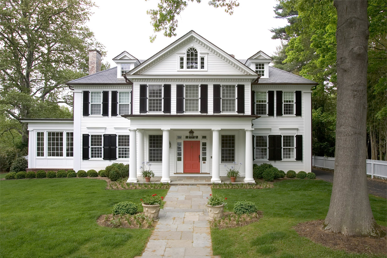 Nail Your Curb Appeal: Traditional Style
