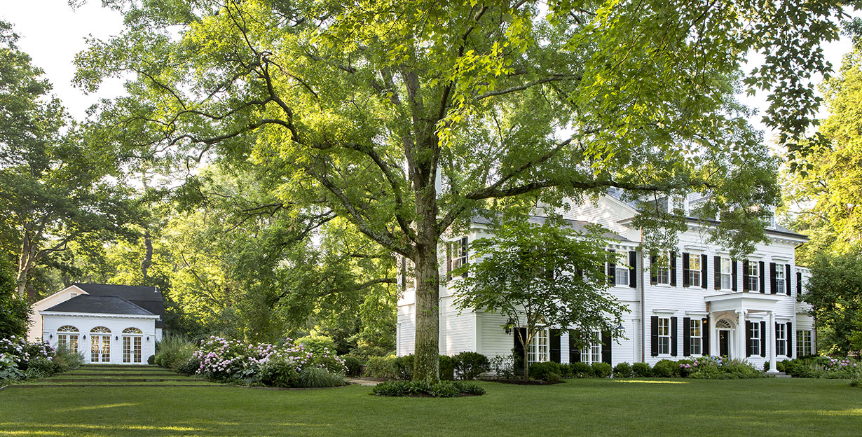 Stately Colonial Home & Carriage House 2