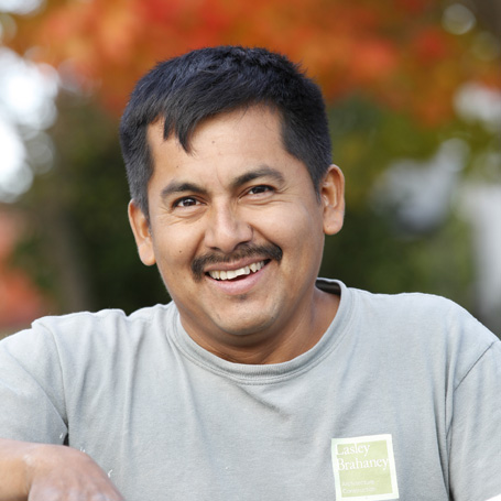 Silvio Aparicio, Carpenter